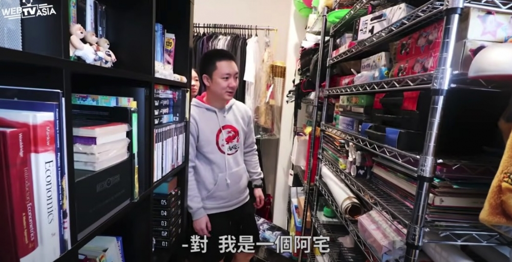 鍾培生收藏咗大量動漫等嘅玩具!