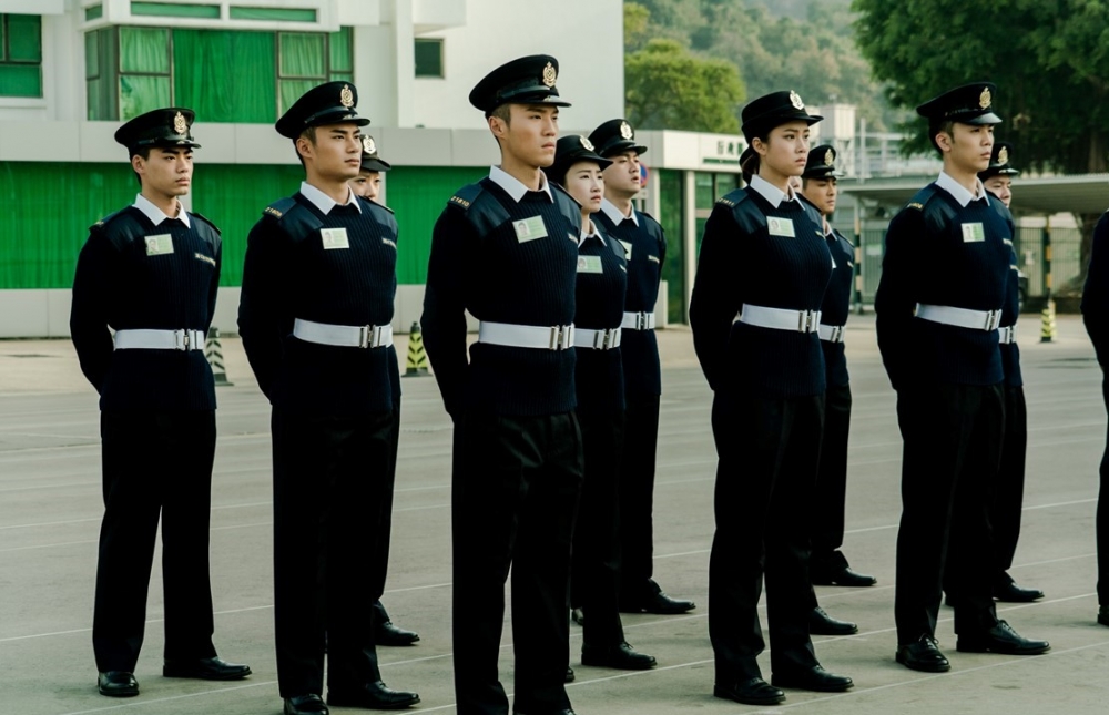 繼2000年的《雷霆第一關》後,TVB時隔21年再推出以海關為題材的劇集。