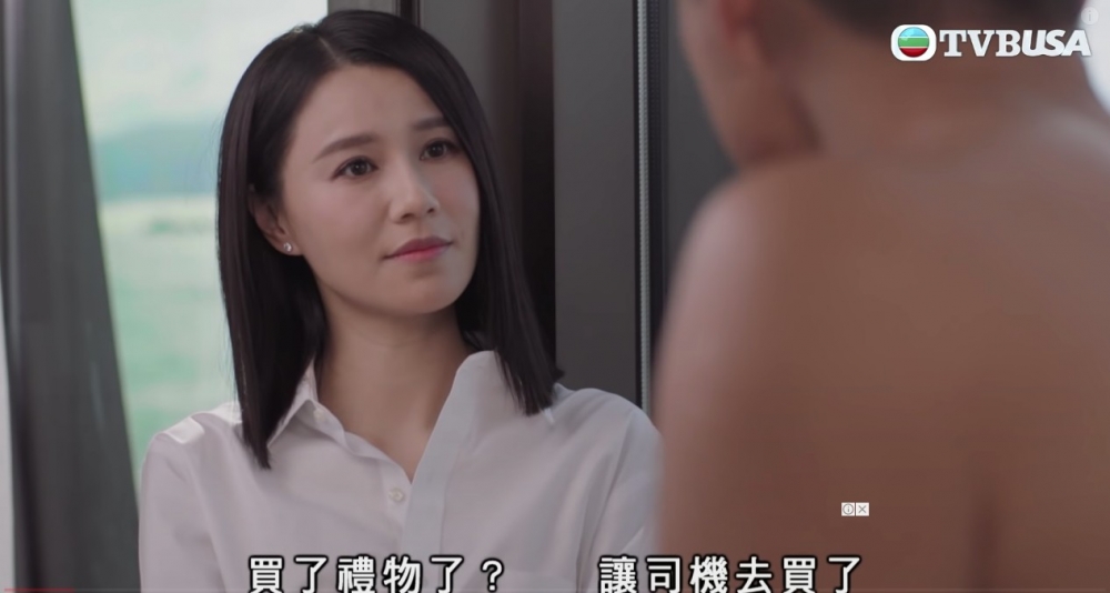 39歲嘅黃翠如爸爸黃永華係上市公司嘅其中一名執行董事兼行政總裁