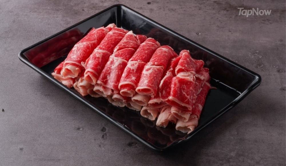 套餐包括多款頂級肉類,如:美國頂級安格斯牛小排、牛肩胛等。