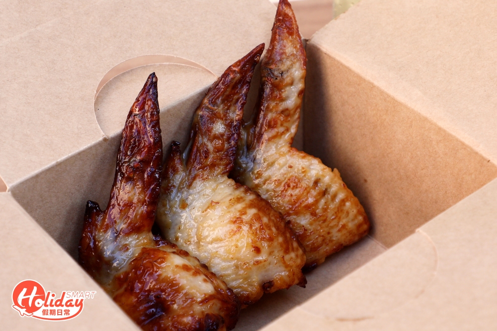 這個燒雞翼賣相吸引，外表看起來很飽滿，因為裏面釀入芝士蘑菇。