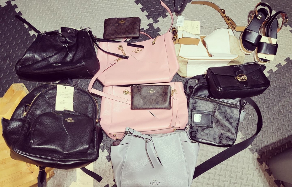 Tiffany She'ree表示執到一堆Coach手袋,問有無網友可以幫忙修理。