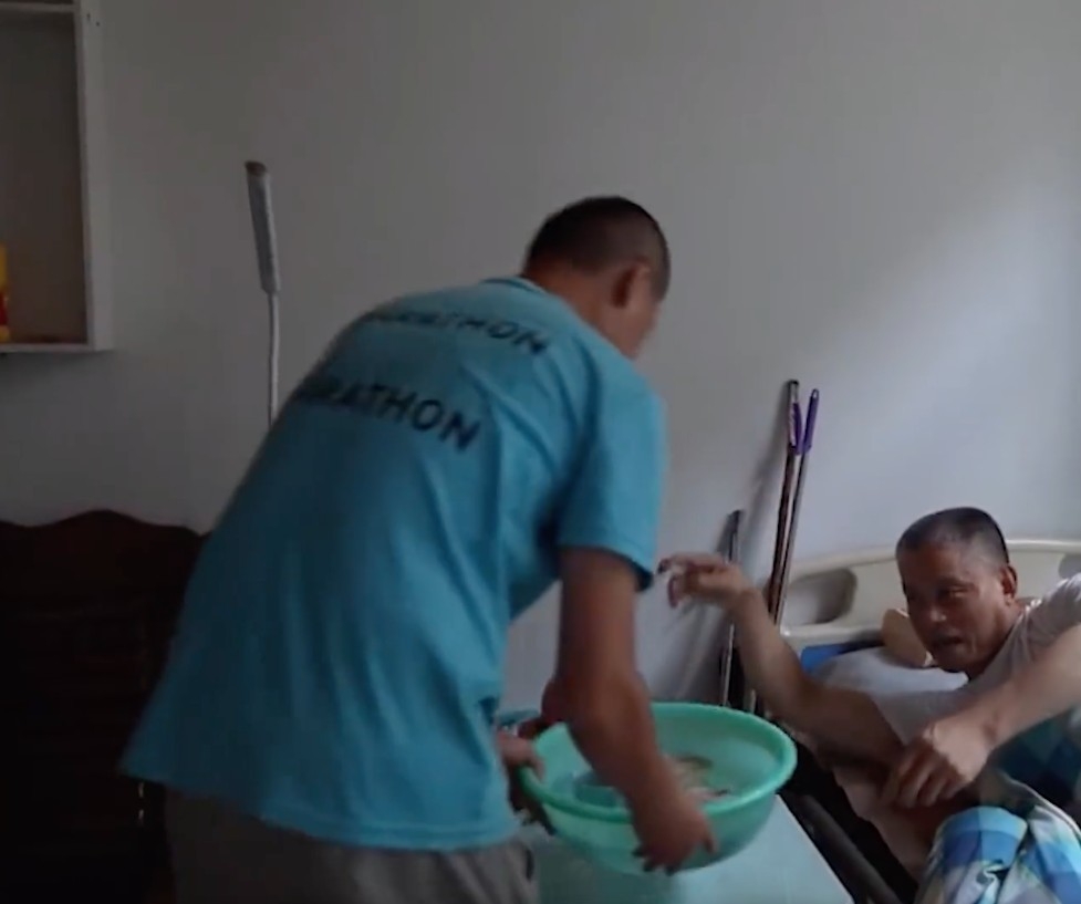 周玉英前夫劉豪瑾對趙金龍讚不絕口,指佢對自己照顧得無微不至