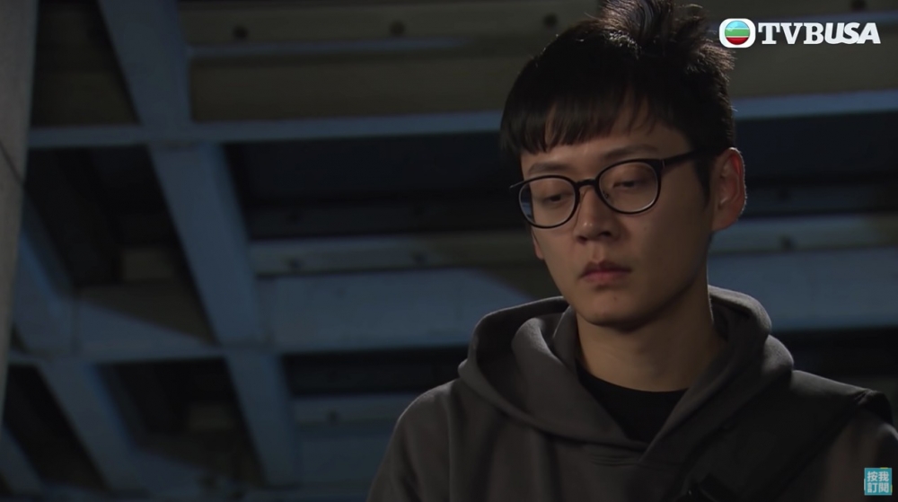 樓主為免被女生發現,只好靜靜雞咁離開間舖,但佢亦直言現實大大力咁打咗佢一巴