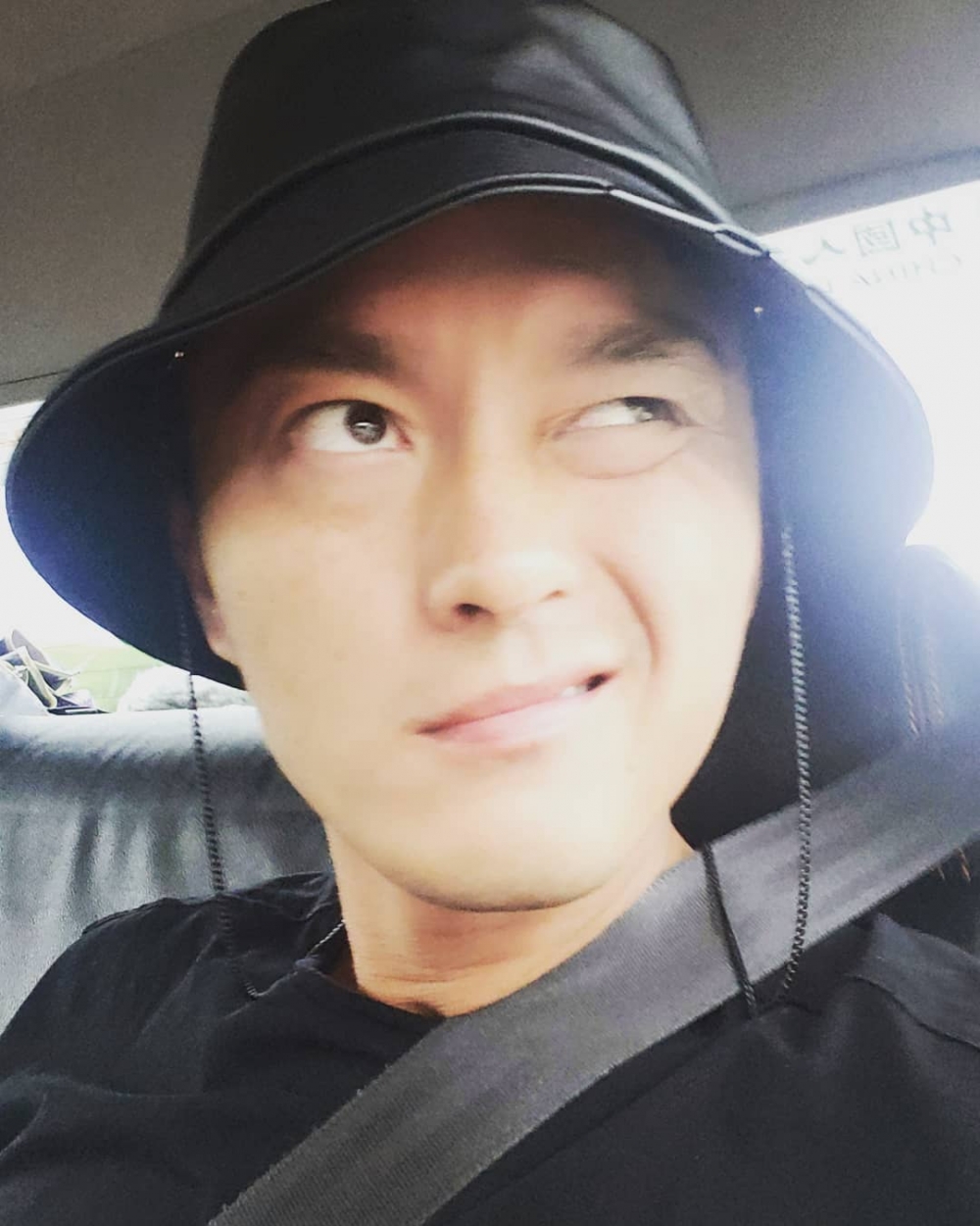 楊明以為認罪可減輕刑罰?!