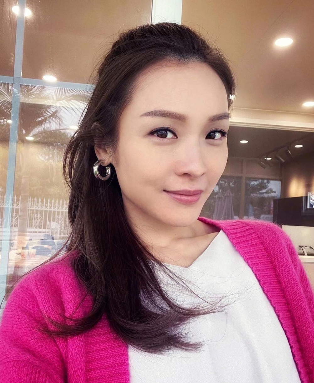 李佳芯憑《智能愛人》人氣回升,現傳佢將夥馬德鐘及黃奕斌拍新劇《有種好男人》。