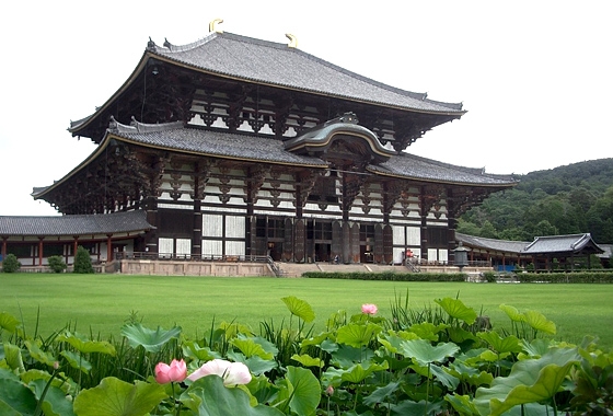 網友關注寺廟外型與日本奈良嘅東大寺十分相似