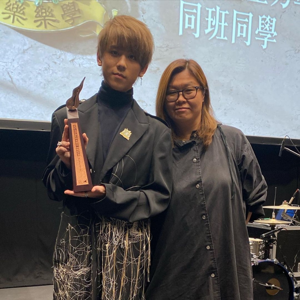 經理人花姐（黃慧君）同Jeremy（李駿傑）近日生日