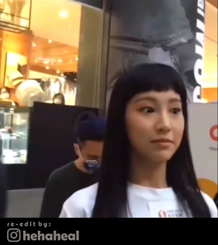炎明熹舉止令部分網民聯想起機械人。