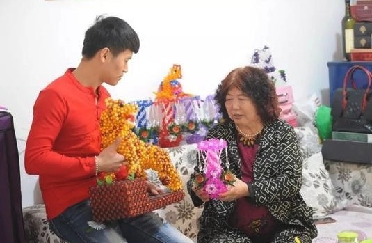 男方28歲時遇上令佢想托付終身嘅對象,不過女方年紀比佢大37年!