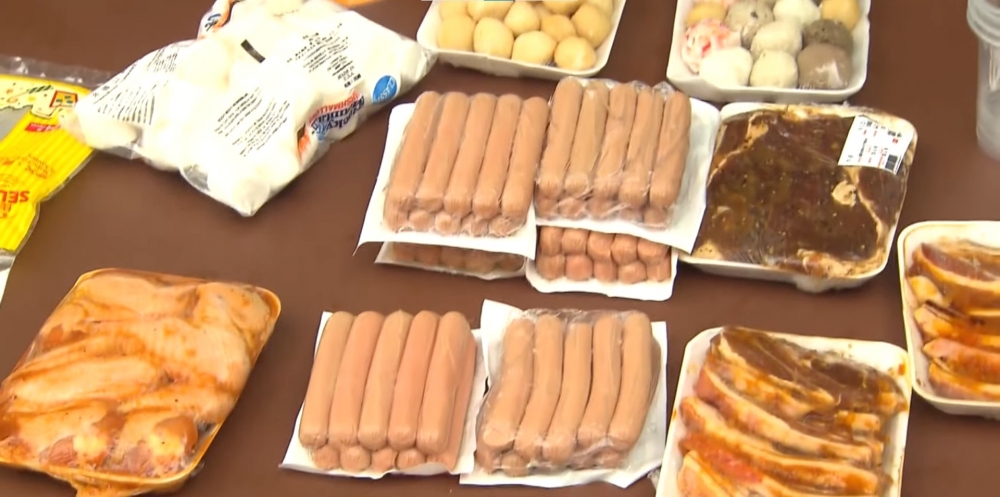 不同的食物各自的叉和燒烤方式都不同,只要將食物叉穩固,燒烤時就不怕左搖右擺的問題。