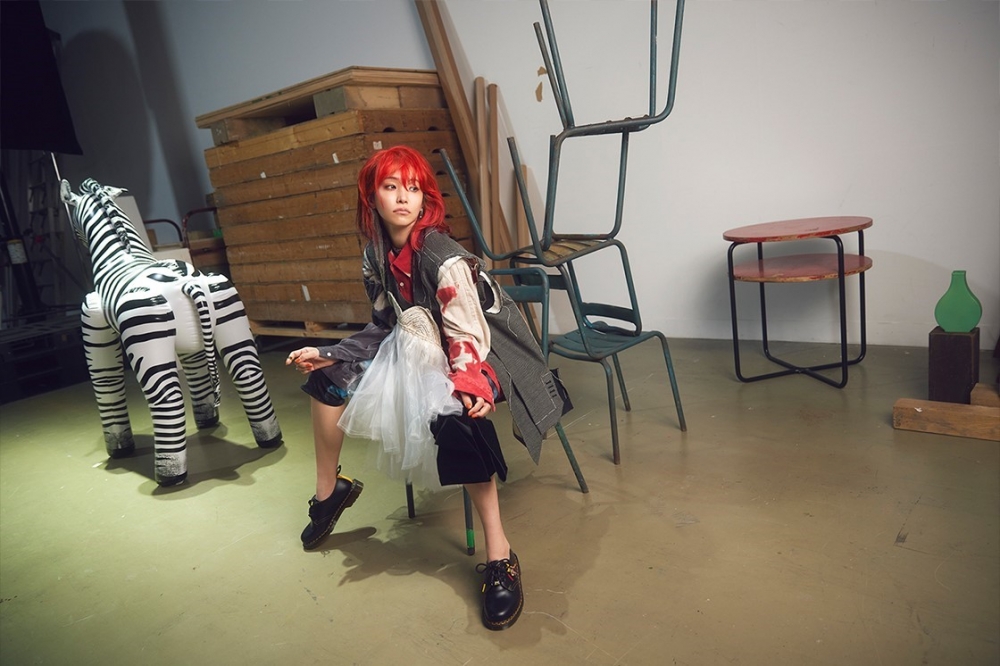 LiSA為《鬼滅之刃 無限列車篇》電視版動畫獻唱新主題曲《明け星》和片尾曲《白銀》。