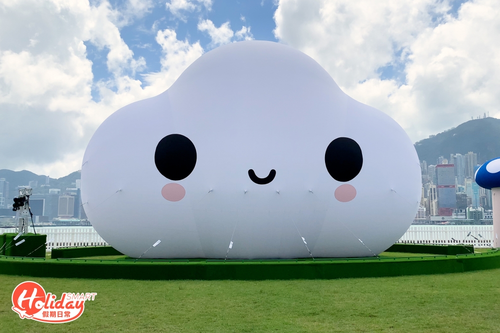 當中最矚目一定是10米高Little Could,雖然叫Little,但其實是超過3層樓高,配上可愛招牌笑臉,有種反差萌的感覺當中最矚目一定是10米高Little Cloud,雖然叫Little,但其實是超過3層樓高,配上可愛招牌笑臉,有種反差萌的感覺。
