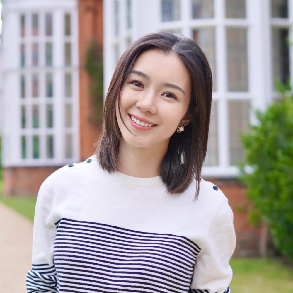 麥明詩曬大學時期美照引網民熱議。