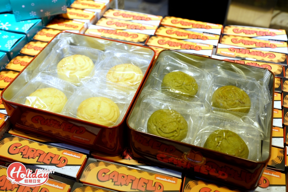 適逢中秋節，當然不少得加菲貓月餅禮盒套裝，月餅上更印有可愛的加菲貓頭像。