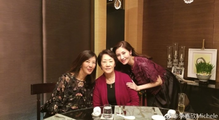 兩姐妹感情超好 羨煞旁人~