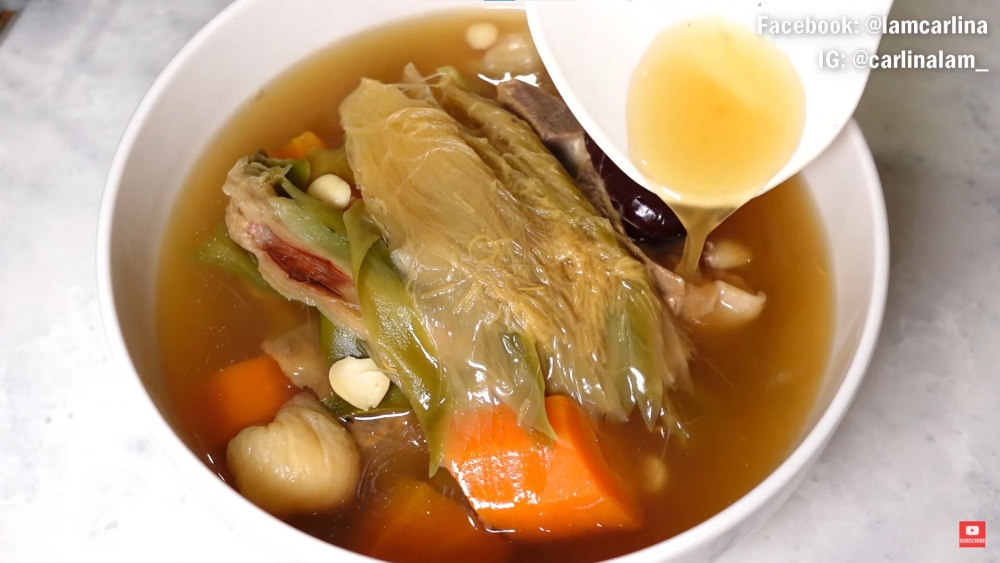 秋天必飲滋潤湯水推介:霸王花豬骨湯。