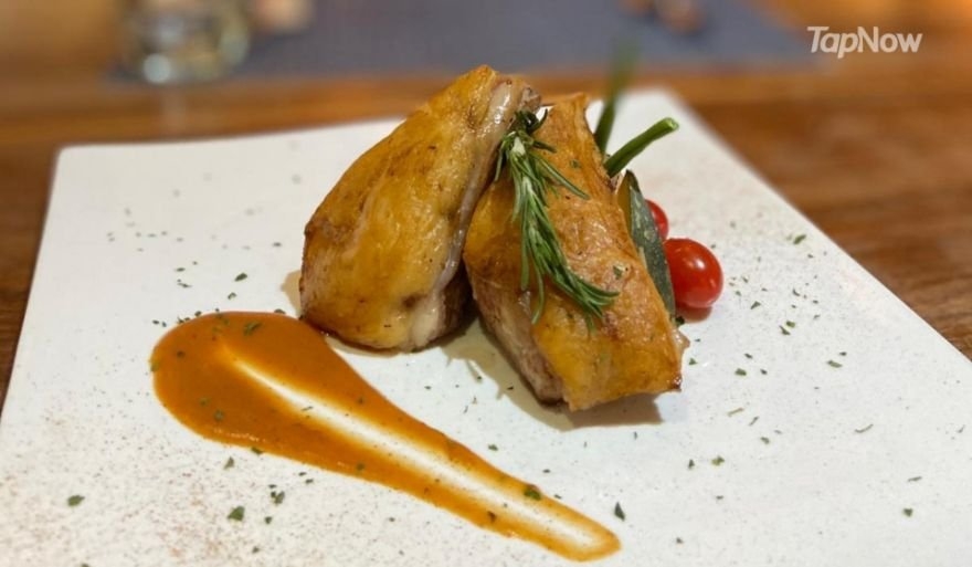 美國斧頭豬扒配薯菜