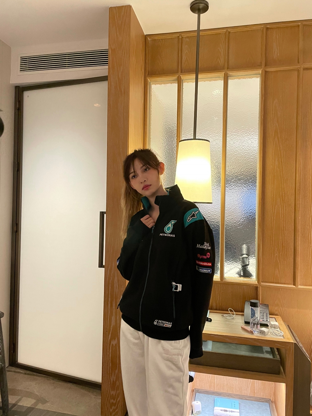 年齡可能已經接近30歲 並非自稱嘅23歲?!