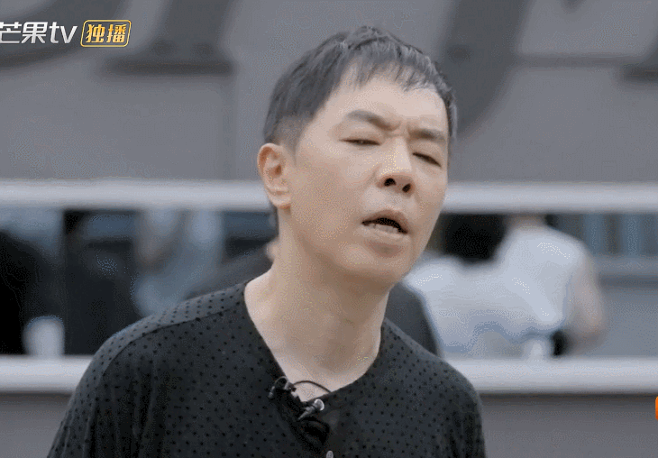 由黃貫中辛苦嘅表情所見,可以知道跳舞的確係一個挑戰!