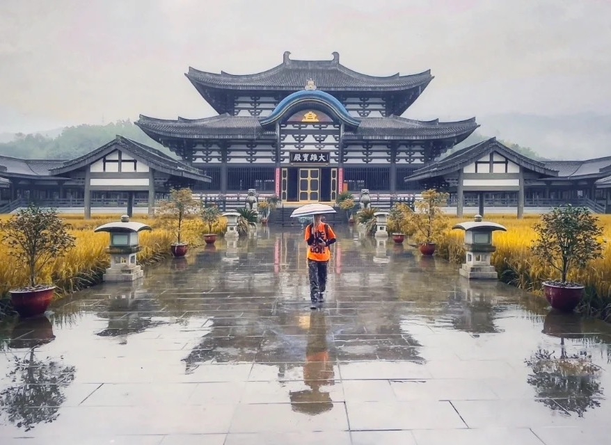 四川嘅光明寺竟然同重建後嘅大佛殿相似