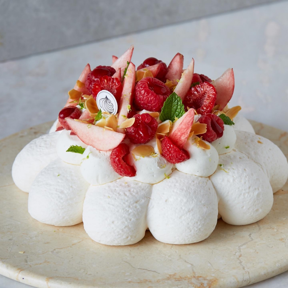 Le dessert Summer Celebration Pavlova($600)