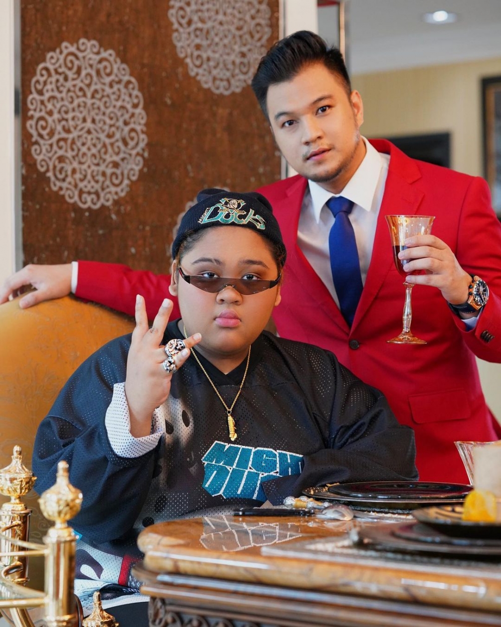 Cik B表示佢同媽媽嘅未婚夫Ahmad經常嗌交,大家都唔中意對方