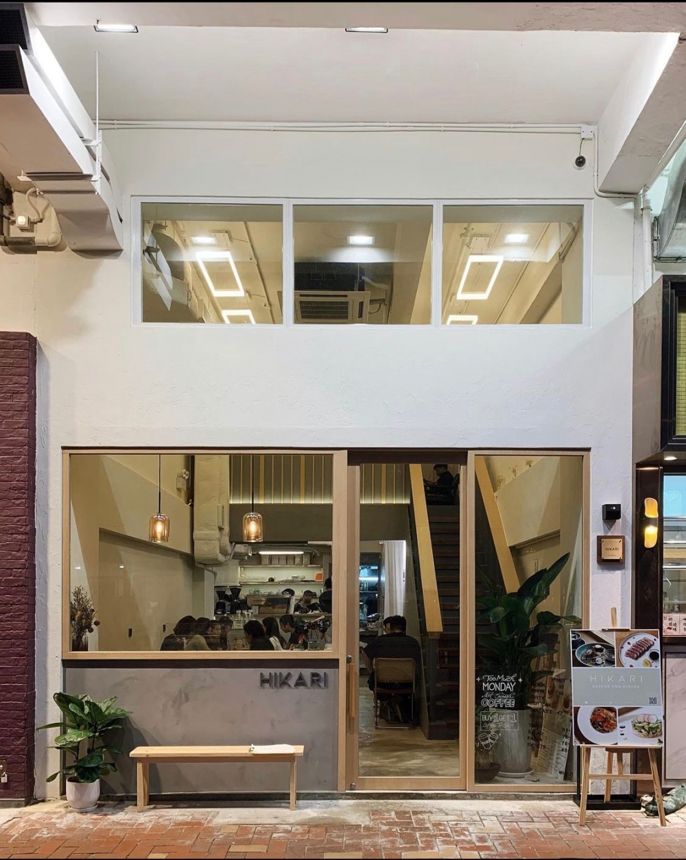 咖啡店名為「HIKARI」,提供咖啡、主食及甜品外,亦打造了多個打卡位!