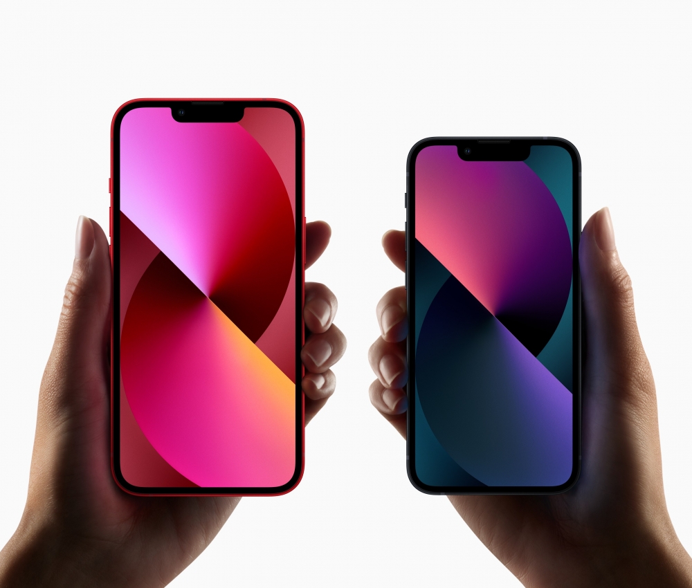 iPhone 13的尺寸為6.1吋;iPhone 13 mini的尺寸為5.4吋。