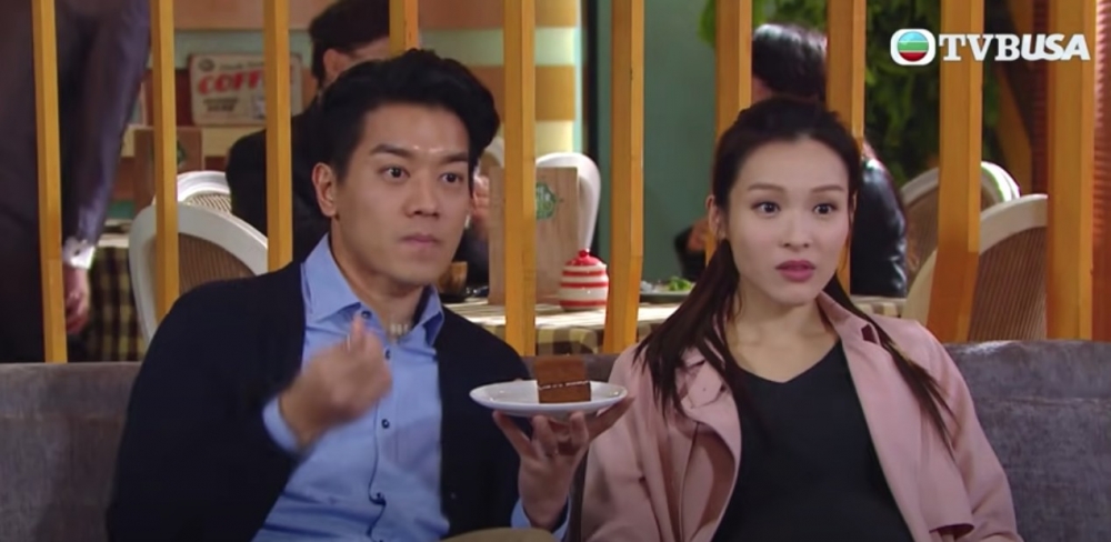 港媽一坐低又係咁同個女講:「呢度成行都係priority seats(優先座)嚟㗎,係for children,not for adults」