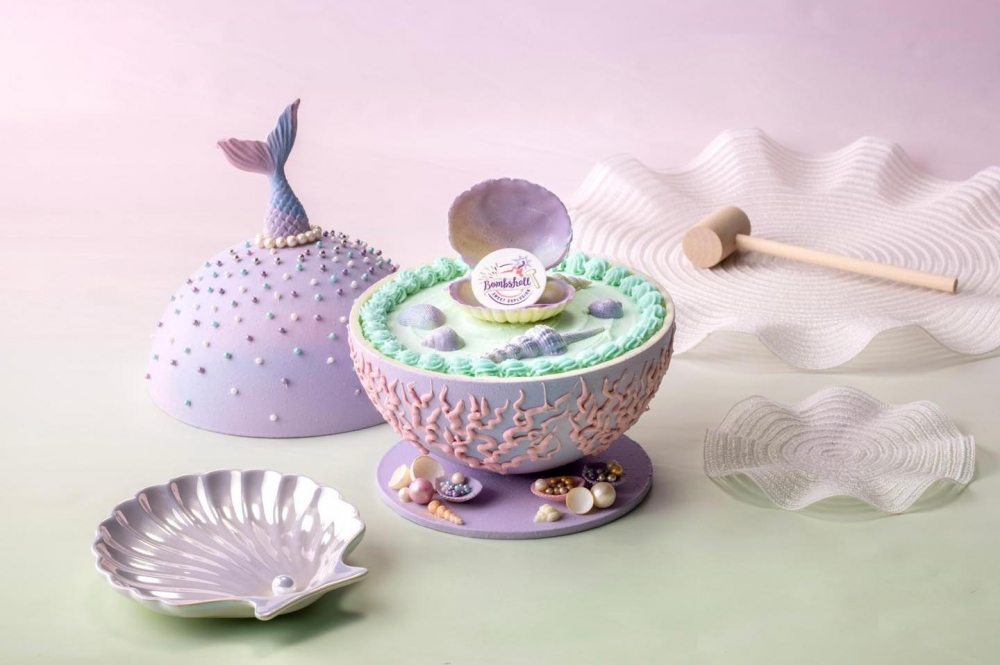 BombShell Pearl-fection Bombshell Cake(7" $888 | 9" $1,288 | 11" $1,688)