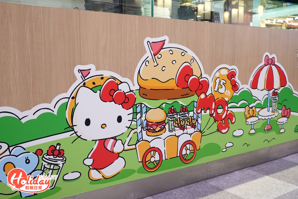 適逢15周年,MOS Burger特意與Hello Kitty舉行聯乘活動,於全港6間分店打造成Hello Kitty限定店