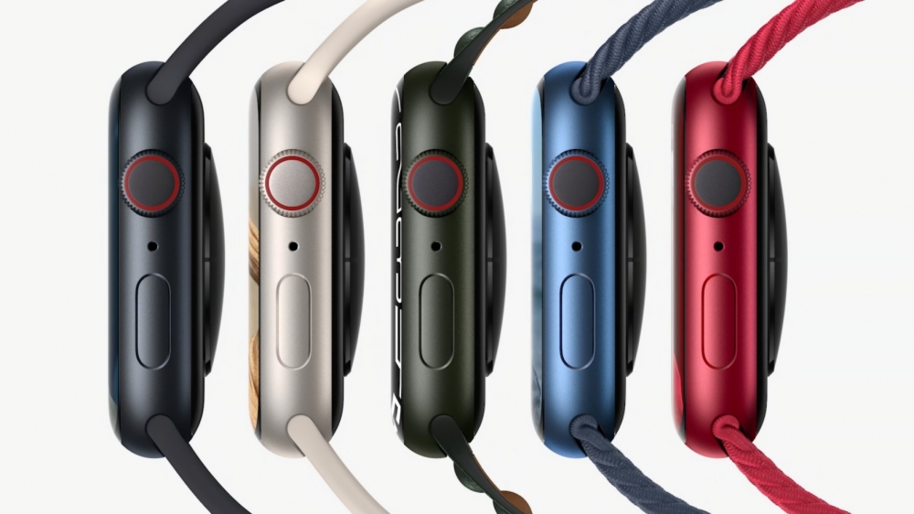 Apple Watch 7推出午夜色、星光色、墨綠色、紅色及全新的藍色,共五種顏色。