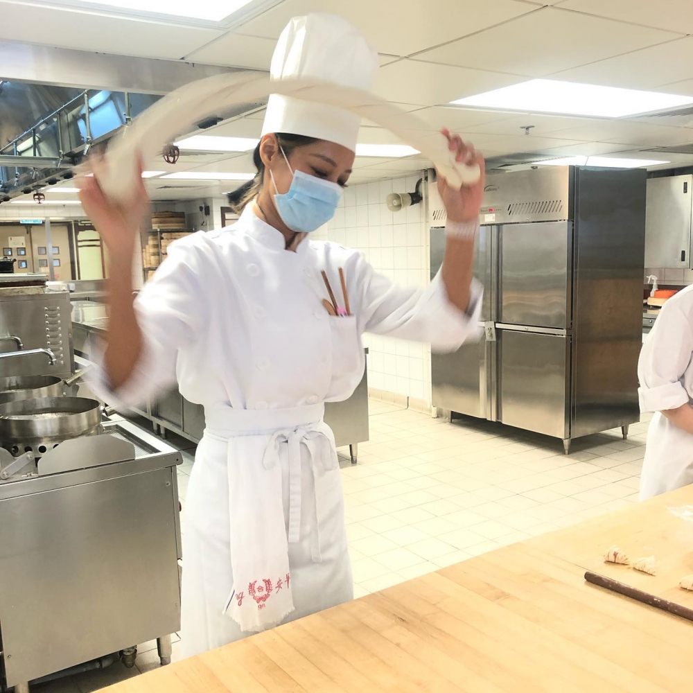 蔣怡係藍帶優等生,被譽為「藍帶廚模」。