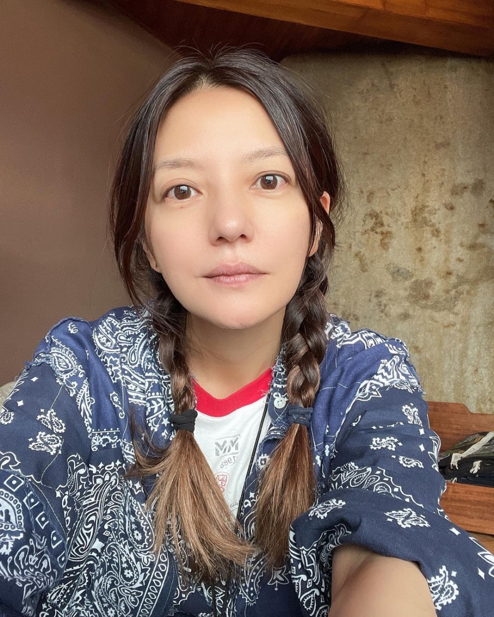 趙薇一度被傳逃到法國,其後又有消息指佢仍在北京。