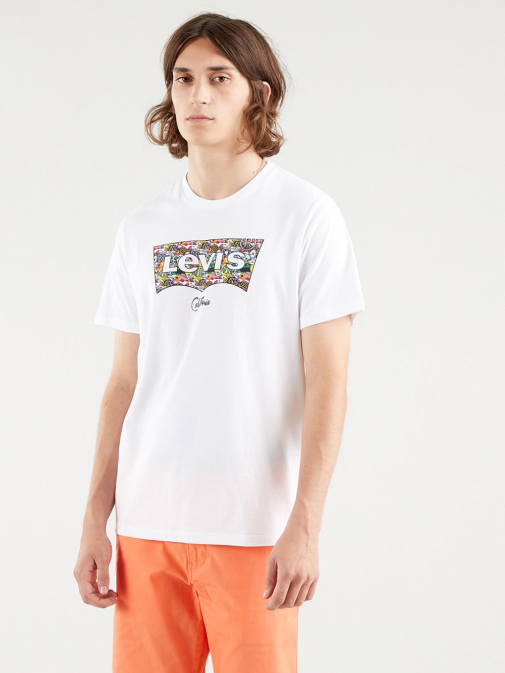 Housemark Graphic T 恤為經典嘅Levi's標誌添加玩味。