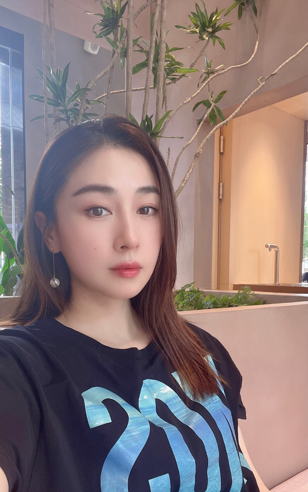 JJ近日喺微博大呻做家庭主婦係最吃力不討好嘅工作