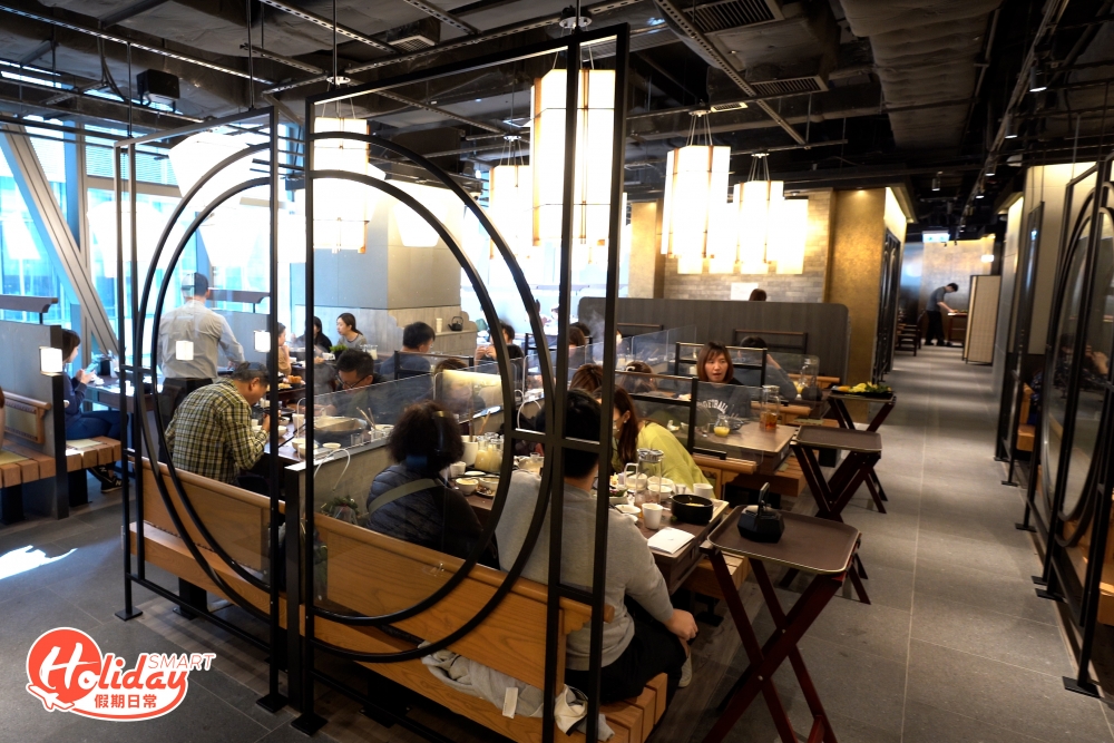 台灣無老鍋總部在去年授權予鼎王麻辣鍋(香港),於香港供應無老鍋「海外無老宅配」外賣服務,當時一推出已火速售罄,現在於在香港開設首間火鍋店,難怪下年2月的晚市預約已經爆滿。