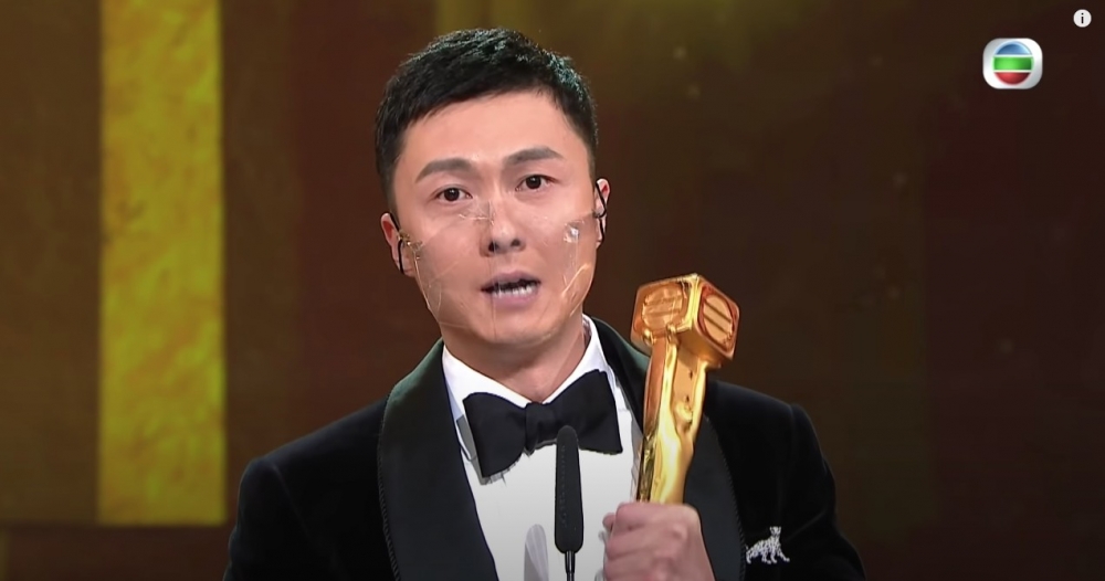 王浩信喺《萬千星輝頒獎典禮2020》再次憑《踩過界2》「文申俠」一角相隔3年後再奪視帝