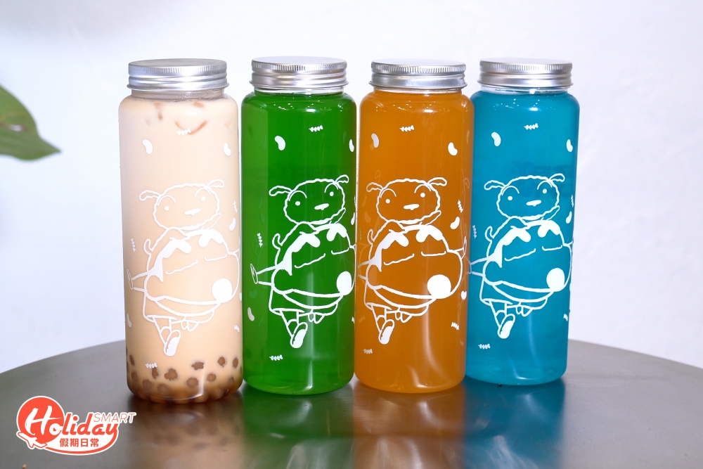 4款特色手搖茶飲包括復刻珍珠奶茶、芒果百香綠茶、奇異果冰茶及柑桔檸茶,每款顏色賣相搶眼。