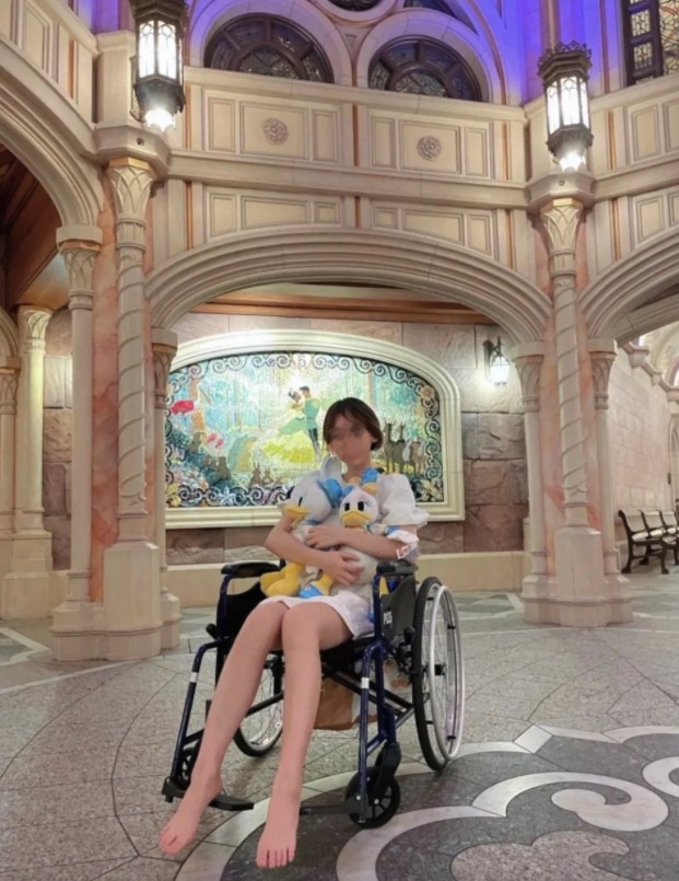 內地少女向大家推薦租借輪椅於迪士尼玩係必須!