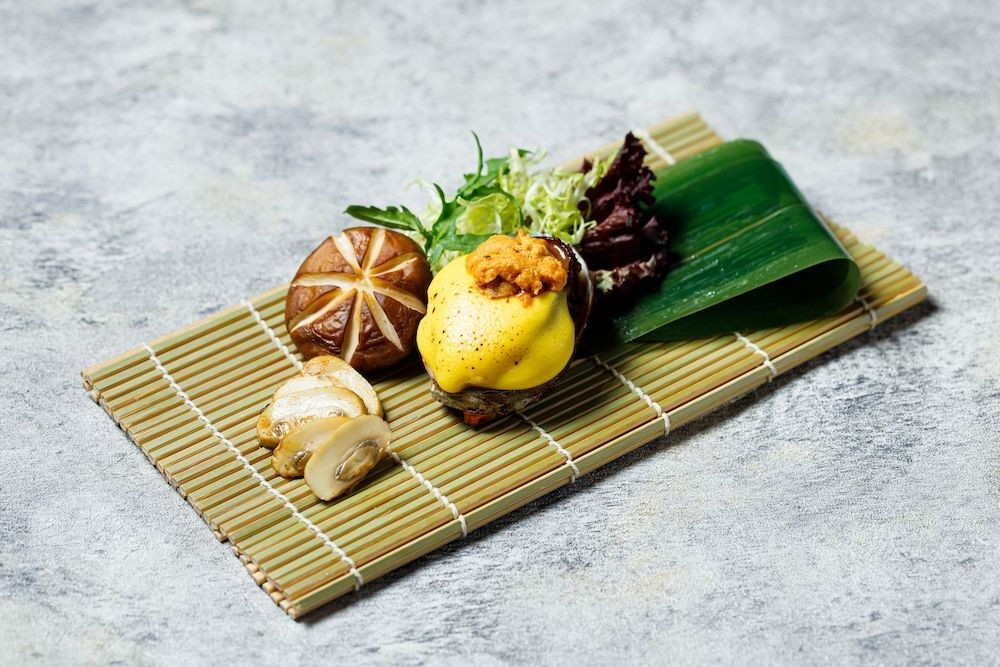 10月酒店自助餐2021推介|海膽焗釀北海道鮑魚