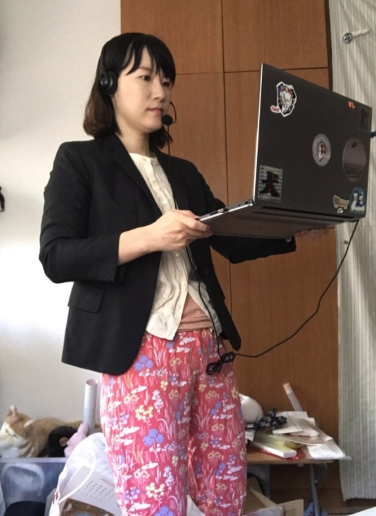 有網民扮演WFH時開會嘅畫面！