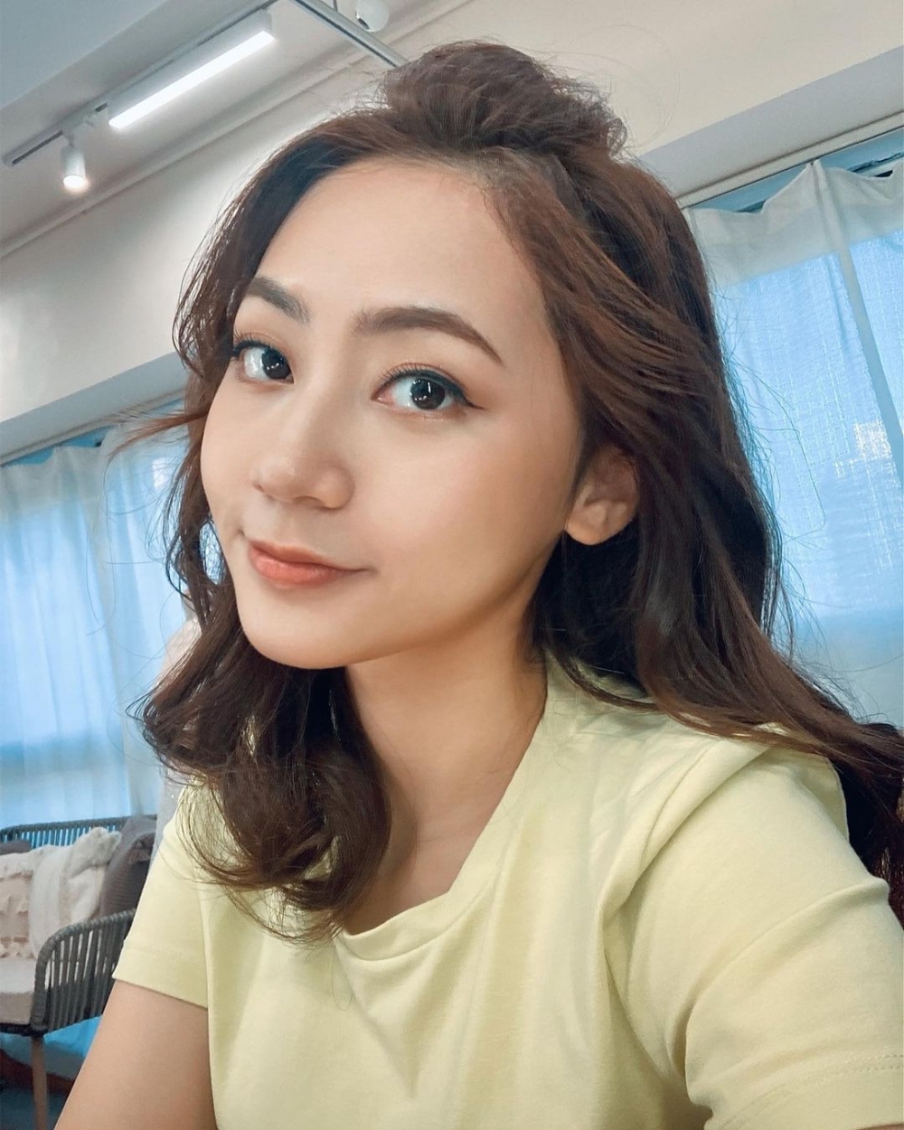 阿慈是透過自薦方式參加《試當真》的「Channel需要女」招募，成為頻道中出鏡率最高的女演員之一。