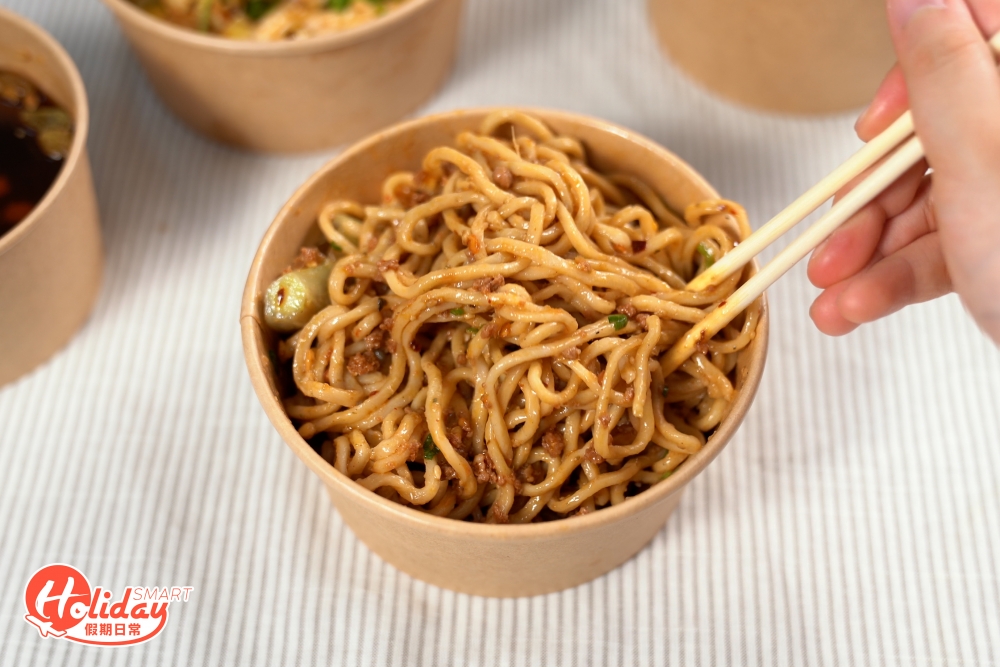 除了本身的麻醬味,還帶上一股椒麻香氣,吃起來又麻又辣風味十足。