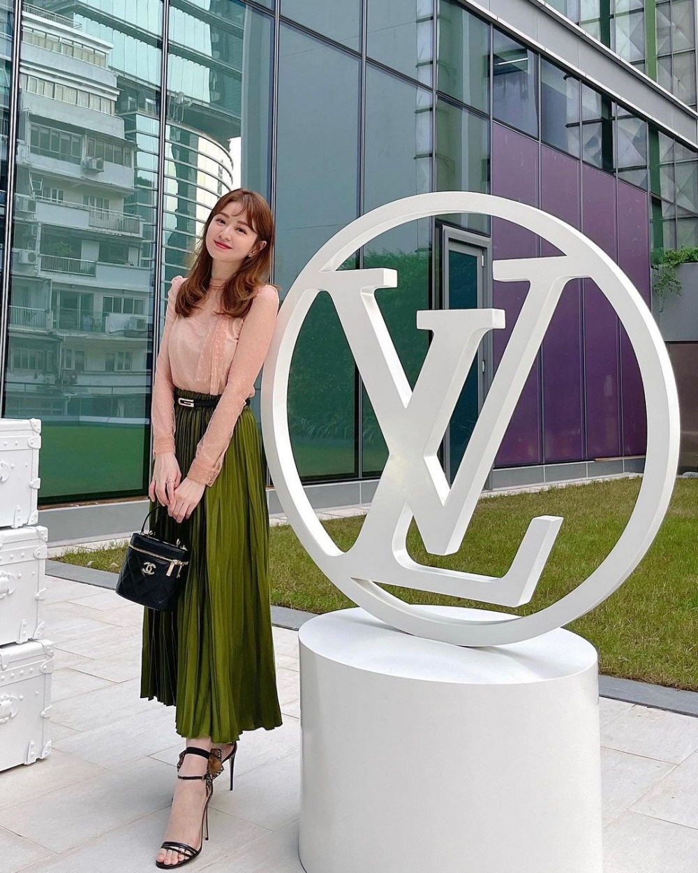 徐淑敏出席LV品牌活動時，居然攞住CHANEL手袋出席？！
