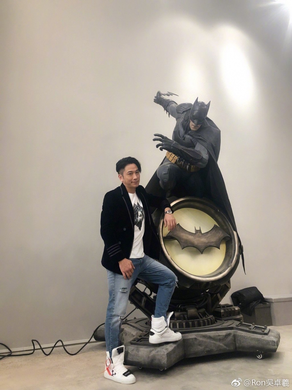 吳卓羲嘅收藏大多都係MARVEL以及DC英雄!
