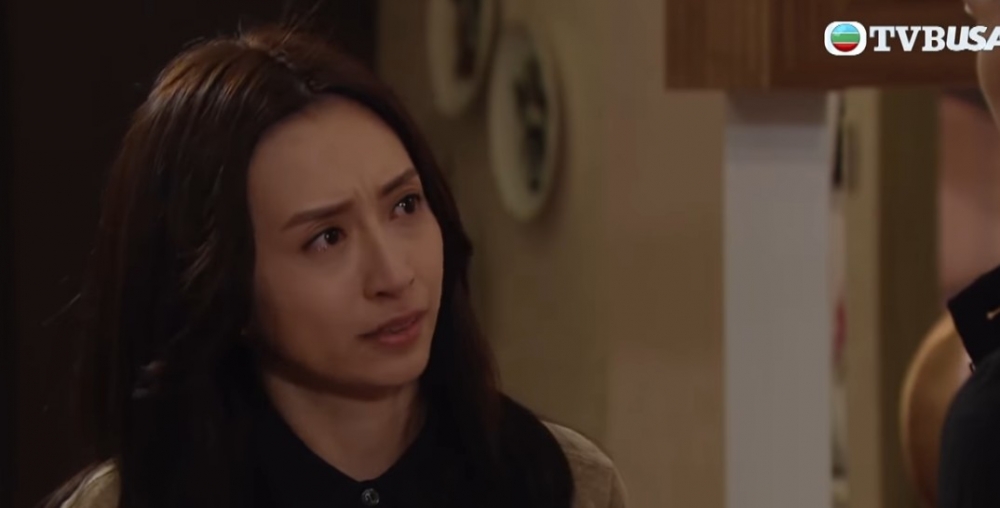 女友因此而感到傷心，不停詢問男友意見！