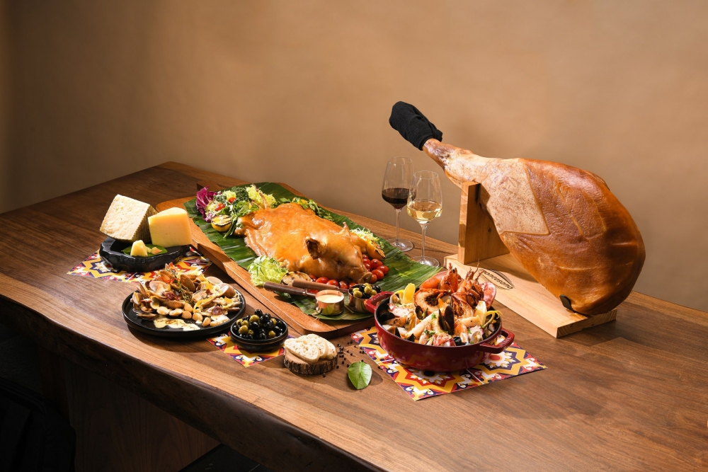 10月酒店自助餐2021推介|原隻烤乳豬及多款主菜