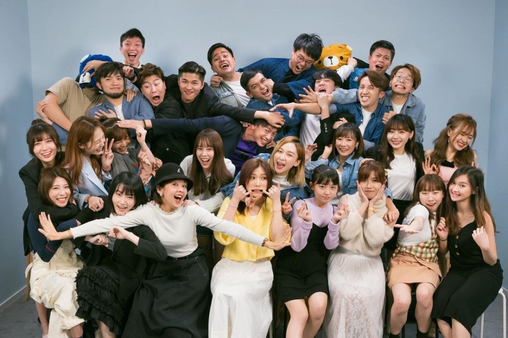 「試當真」曾與另外三個當紅香港YouTube頻道：「啱Channel」、「小薯茄（Pomato）」及「FHProductionHK」，以「四台聯播」形式合作，一度掀起熱話。